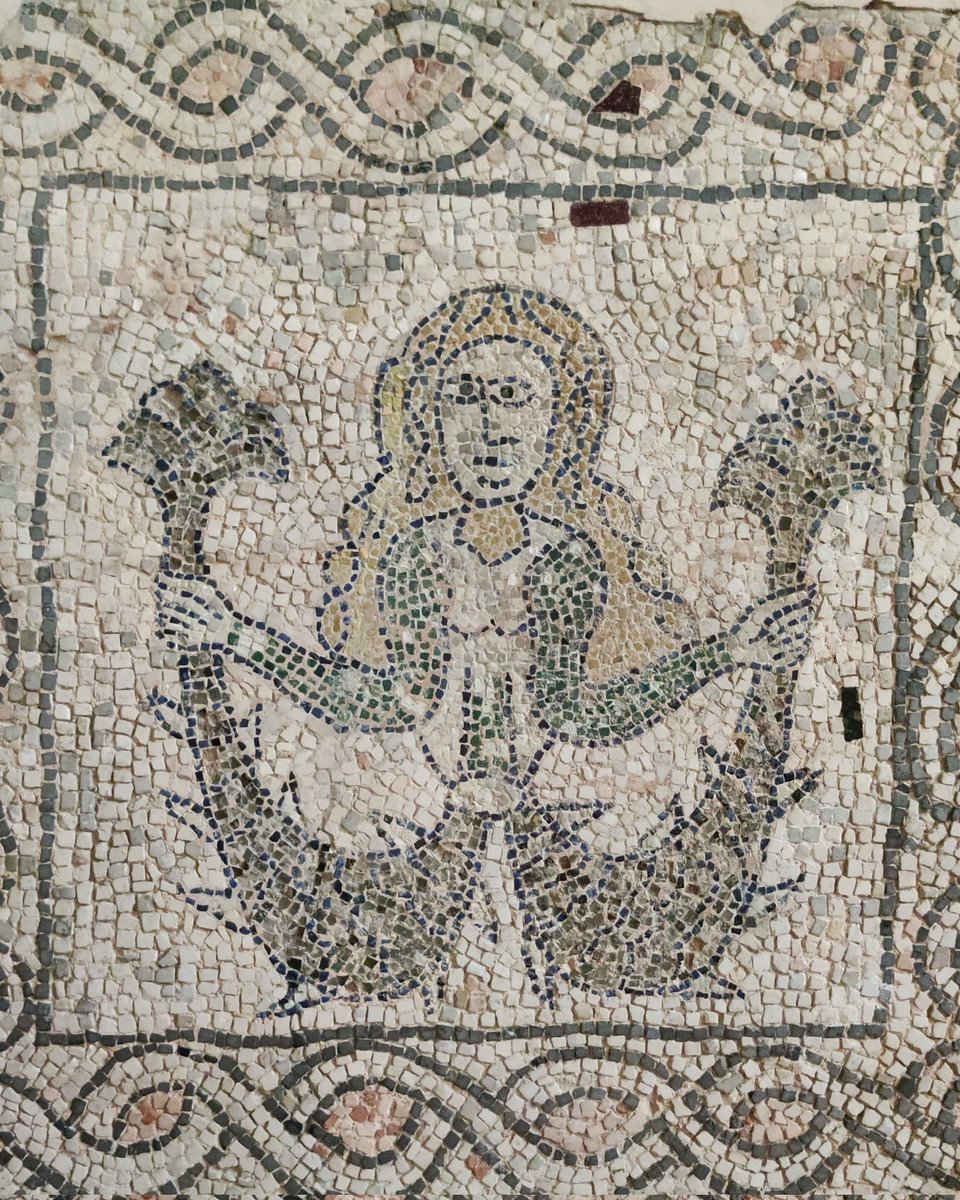 For today’s #MosaicMonday, we will revisit the mosaics of the Fourth Crusade in San Giovanni Evangelista in Ravenna.

(Pics credit: Stephan Knott)

#medieval #crusades #art #fourthcrusade