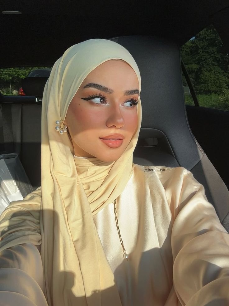 المرأة المطلقة ليست إمرأة فاشلة ربما نجحت بالتخلص من رجل فاشل   من يوافقني الرأي !؟