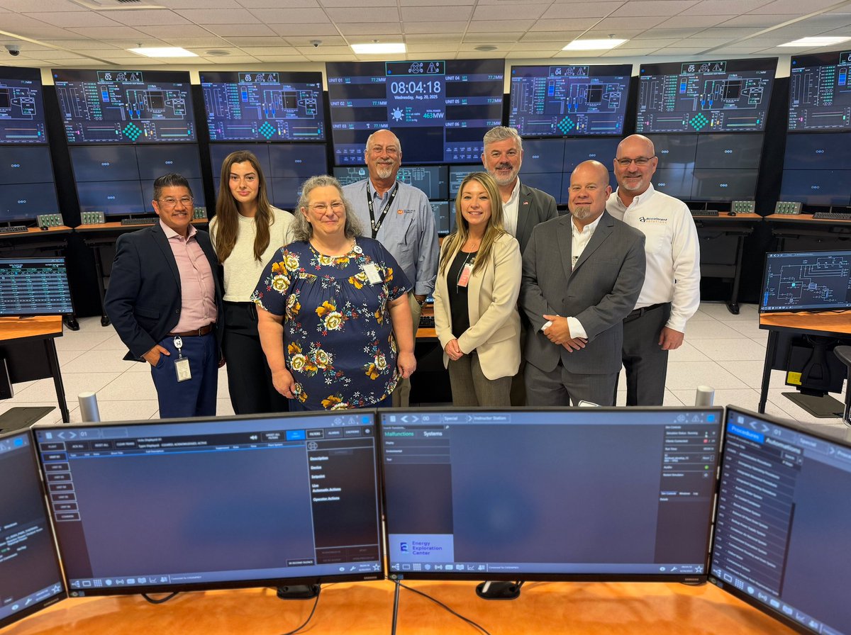 acceleranttech's tweet image. 📸 Check out our team on-site with @NuScale_Power last week!

We had a great visit filled with powerful conversations about innovation, workforce readiness, and the future of nuclear energy. A big thank you to the NuScale team for the warm welcome and for sharing in our…
