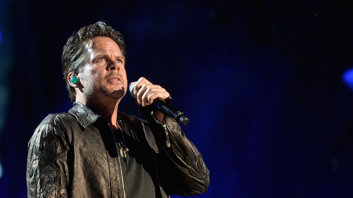 Gary Allan Grieves Loss Of His Mother In Heartfelt Tribute: 'We Will Miss You Dearly, Mama Mary' | B95 b95radio.iheart.com/content/2025-0…