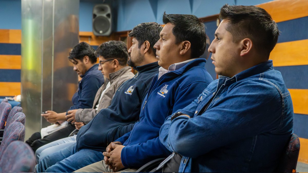 📲✨ AGETIC socializó el nuevo Plan de Implementación de Gobierno Electrónico (PIGE) en el CTIC-EPB, destacando avances en la Red Estatal, 14 líneas estratégicas y un sistema de monitoreo que impulsa la #TransformaciónDigital del Estado. 🇧🇴💻

#GobiernoElectrónico #BoliviaAvanza