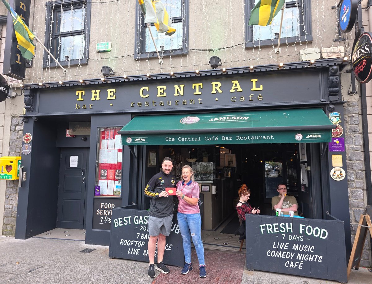 Congratulations to Nobber's Dale Larkin, The Central Navan Top Scorer of the Week from Round 2 of the Club Championship.

Despite defeat to St Vincents, the Nobber sharpshooter contributed 0-12 out of 0-19. He was presented with his €50 voucher by Yvonne Flanagan of the Central.