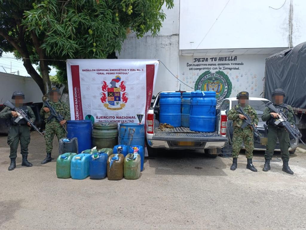 Primera División del Ejército Nacional (@ejercito_div1) on Twitter photo En una operación conjunta, el Batallón Especial Energético y Vial N.º 3 de la #DécimaBigada en coordinación con el Grupo de Operaciones Especiales (GOES) de la <a href="/PoliciaColombia/">Policía de Colombia</a>, logró la incautación de 347 ⛽️🚫 galones de diésel en el corregimiento de Ayacucho, municipio de La En una operación conjunta, el Batallón Especial Energético y Vial N.º 3 de la #DécimaBigada en coordinación con el Grupo de Operaciones Especiales (GOES) de la <a href="/PoliciaColombia/">Policía de Colombia</a>, logró la incautación de 347 ⛽️🚫 galones de diésel en el corregimiento de Ayacucho, municipio de La