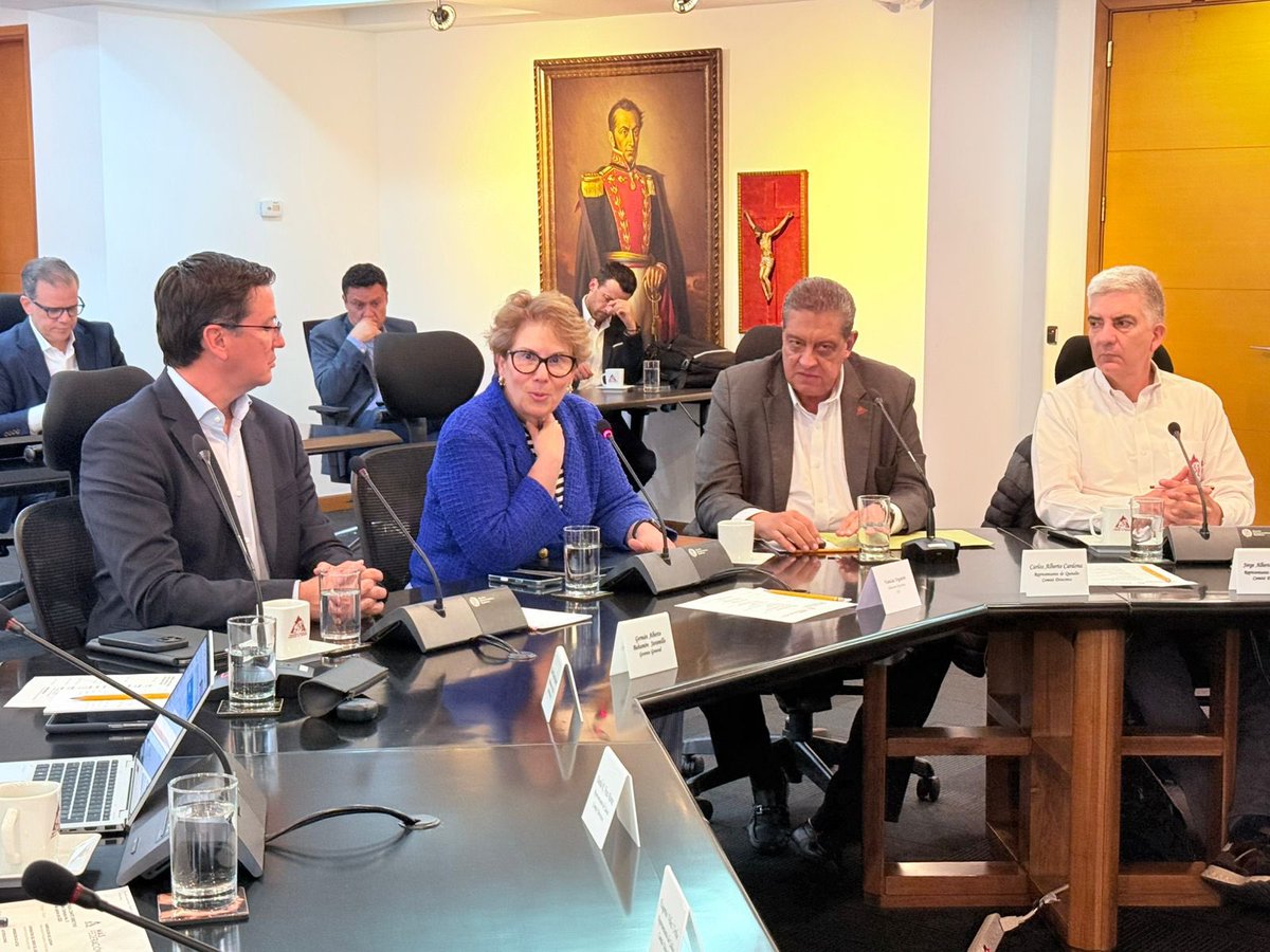 German Bahamon Jaramillo (@germanbahamon) on Twitter photo Hoy recibimos en Colombia la importante visita de Vanusia Nogueira, Directora Ejecutiva de la Organización Internacional del Café. Junto a la Ministra Martha Carvajalino <a href="/MinAgricultura/">Min. de Agricultura</a> sostuvimos un diálogo sobre las perspectivas, la actualidad y los retos de la caficultura, en Hoy recibimos en Colombia la importante visita de Vanusia Nogueira, Directora Ejecutiva de la Organización Internacional del Café. Junto a la Ministra Martha Carvajalino <a href="/MinAgricultura/">Min. de Agricultura</a> sostuvimos un diálogo sobre las perspectivas, la actualidad y los retos de la caficultura, en