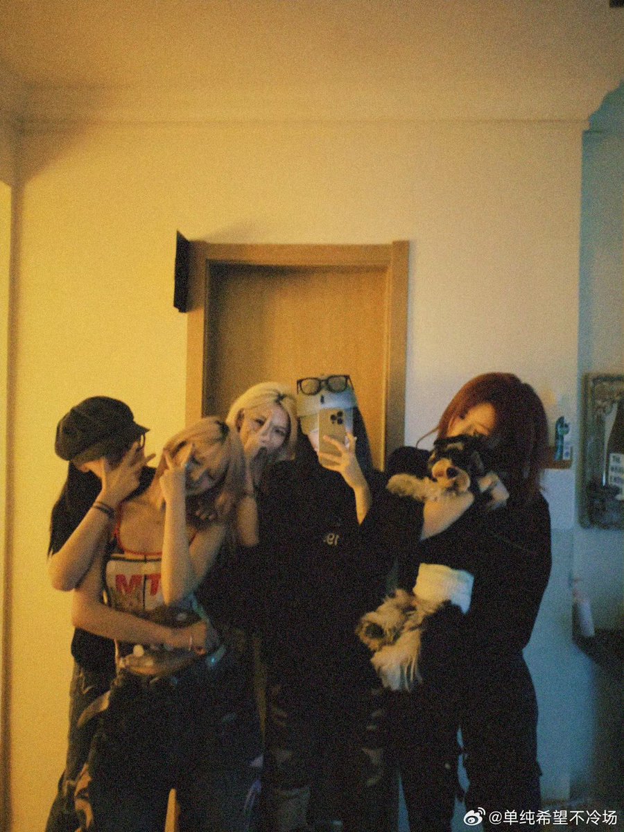 wenqi, daqiao and one more visited zuozuo’s bar