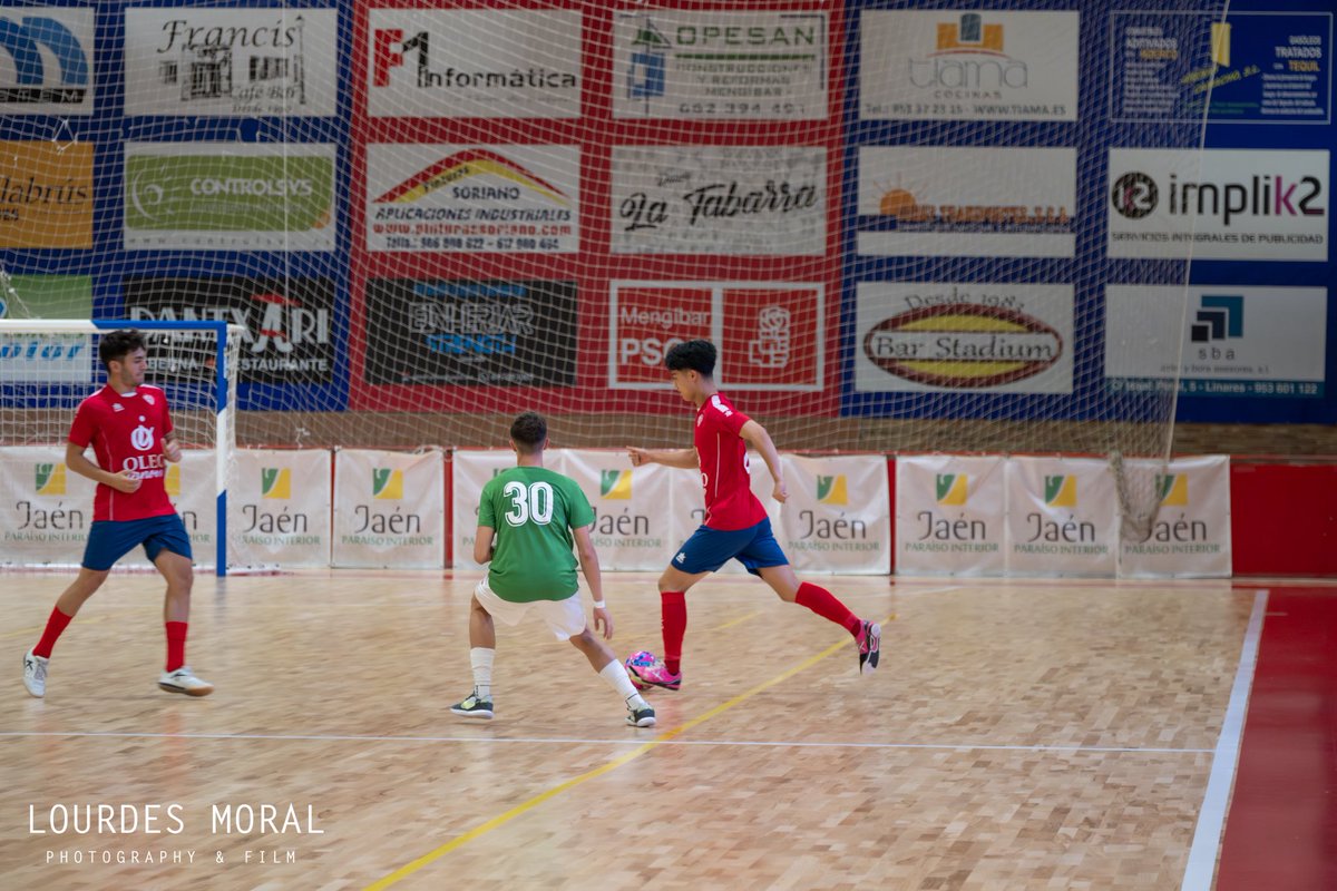 プレシーズンも折り返し
リーグに向けていい準備を💪

A prepararse para lo que viene 😈
#futsal #mengibar #pretemporada