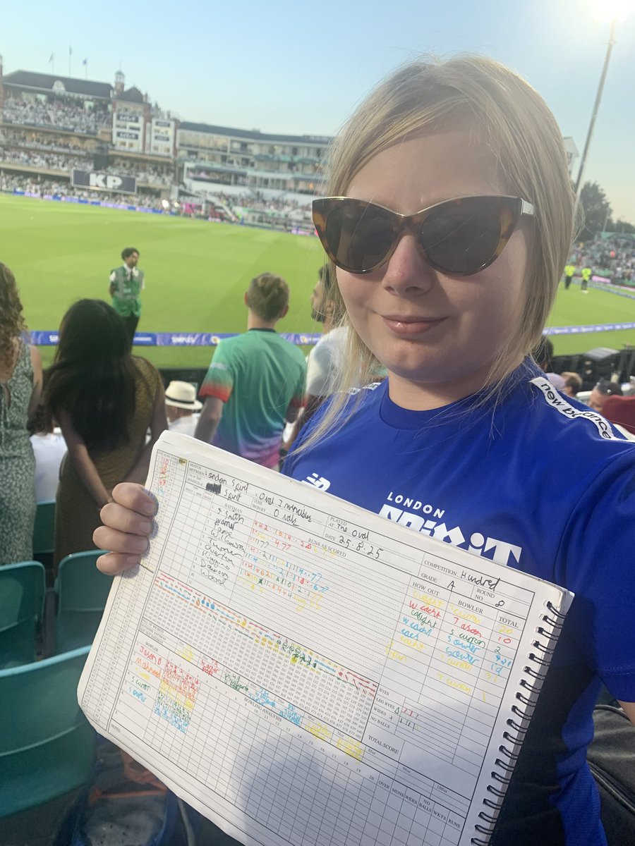 Cousy1976's tweet photo. Last live game of the summer for us! Had to finish with a flourish @thehundred with a bit of @CricketNotchers coloured pen scoring. #londonspirit #OvalInvincibles @ECB_cricket @HerGameToo @SkyCricket @Cricket_Debs https://t.co/hlj0F75EsG