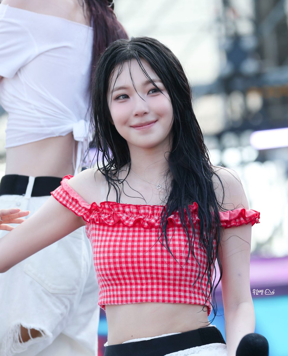 250823 워터밤 백지헌 2p

#프로미스나인 #백지헌 #fromis_9 #BaekJiheon