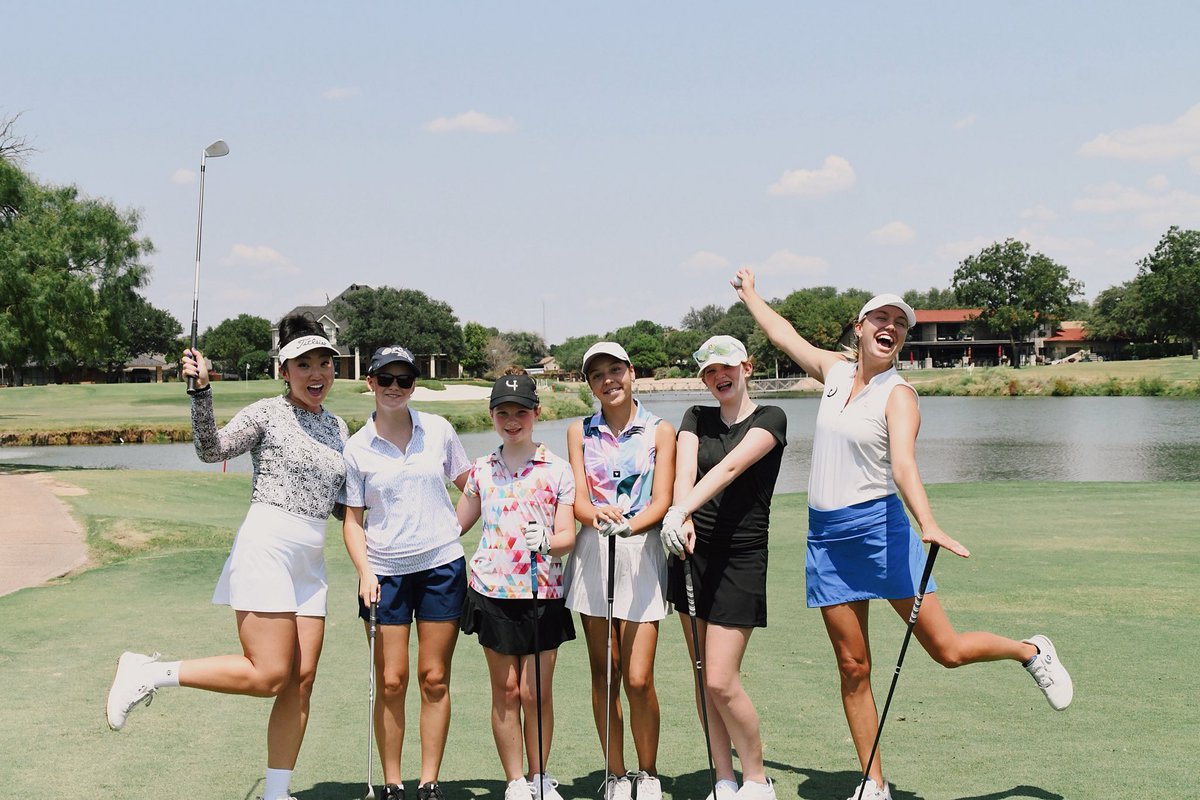 WomenAllProTour's tweet photo. Found a good time in Texas 😎🐂
#ANNIKAWAPT #PathOfThePros #ProAm #AbileneWomensOpen https://t.co/5thckgn7us