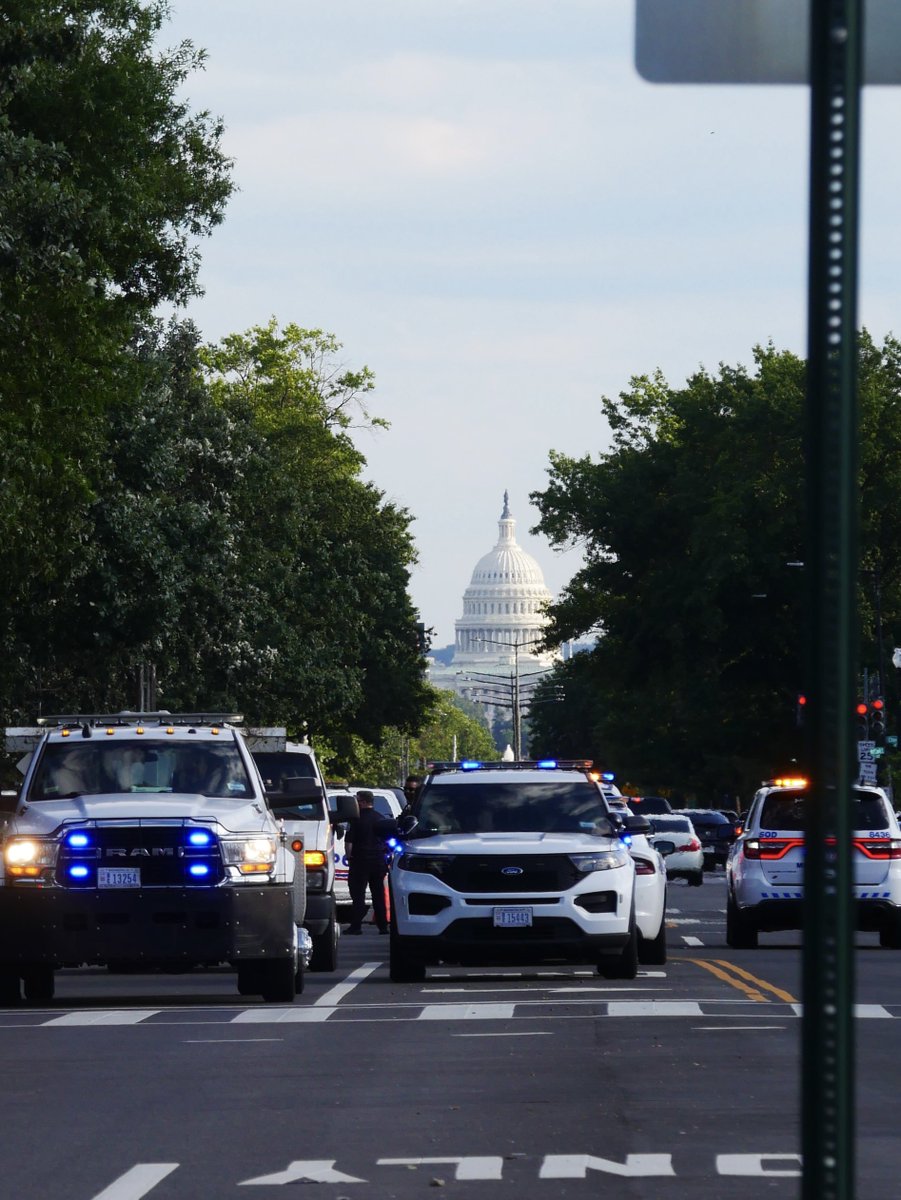 PHOTOS: DC Police are conducting a traffic checkpoint on North Capitol ...