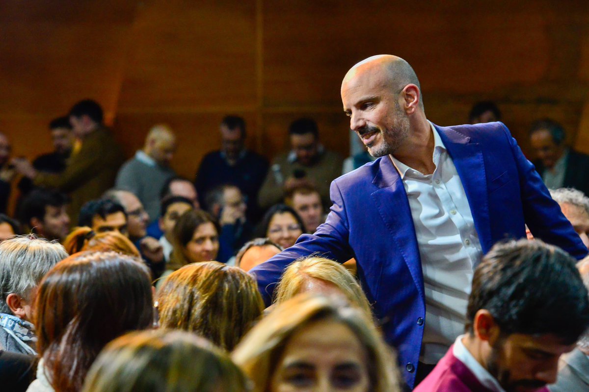 pepeousset's tweet photo. MODELO NEUQUINO 

Hoy presentamos los resultados de estos 20 meses de gestión. Con transparencia, responsabilidad fiscal y eliminando gastos superfluos podemos mostrar una provincia de pie y en marcha, invirtiendo con prioridad en Educación, Salud, Seguridad e infraestructura. https://t.co/VKrCilk7pC