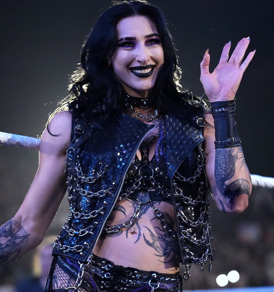 genuinely how can someone just look like this