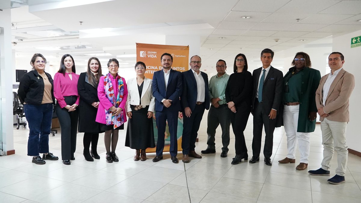 Min. de Agricultura (@minagricultura) on Twitter photo #Agenda 🗣️ | Con una serie de encuentros que se llevarán a cabo en Bogotá, Sumapaz y #Bolivar, instalamos hoy la 'Misión Chile' 🇨🇱 sobre políticas públicas para jóvenes y mujeres rurales 🌱👩🏾🌾 junto con la <a href="/echilecolombia/">Embajada de Chile en Colombia 🇨🇱</a> y el @MinAgriCL. En estos encuentros, además, habrá un #Agenda 🗣️ | Con una serie de encuentros que se llevarán a cabo en Bogotá, Sumapaz y #Bolivar, instalamos hoy la 'Misión Chile' 🇨🇱 sobre políticas públicas para jóvenes y mujeres rurales 🌱👩🏾🌾 junto con la <a href="/echilecolombia/">Embajada de Chile en Colombia 🇨🇱</a> y el @MinAgriCL. En estos encuentros, además, habrá un
