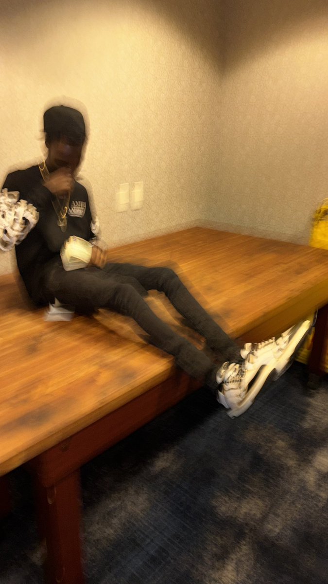 Livin fast tweet media