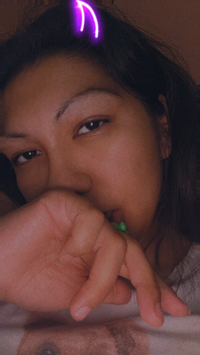 missmatched6's tweet photo. Bored af https://t.co/Hz7oqI9oij