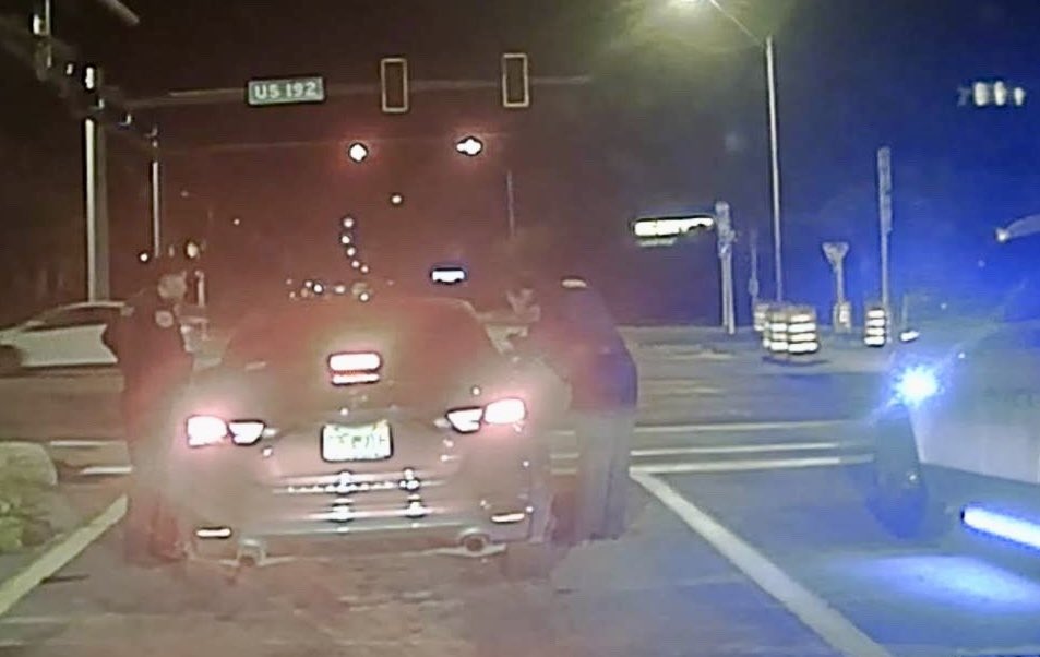 While you were sleeping…the driver of this vehicle apparently was too as Deputies would soon learn after they responded to the I-95 off ramp at SR 192, for a suspicious vehicle!!

m.facebook.com/story.php?stor…