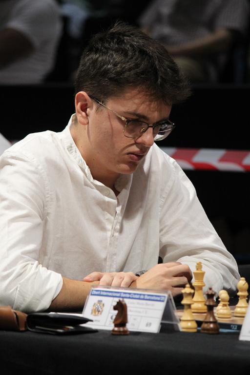SantsChess's tweet photo. Catalan FM Carles Martin surprises by defeating GM Friso Nijboer in the fourth round of Sants Chess Open 2025, with black pieces by playing the Caro-Khan Defense.
#santschess #chess #barcelona #catalonia #chessplayer #fidemaster https://t.co/a6nQfjCj1u