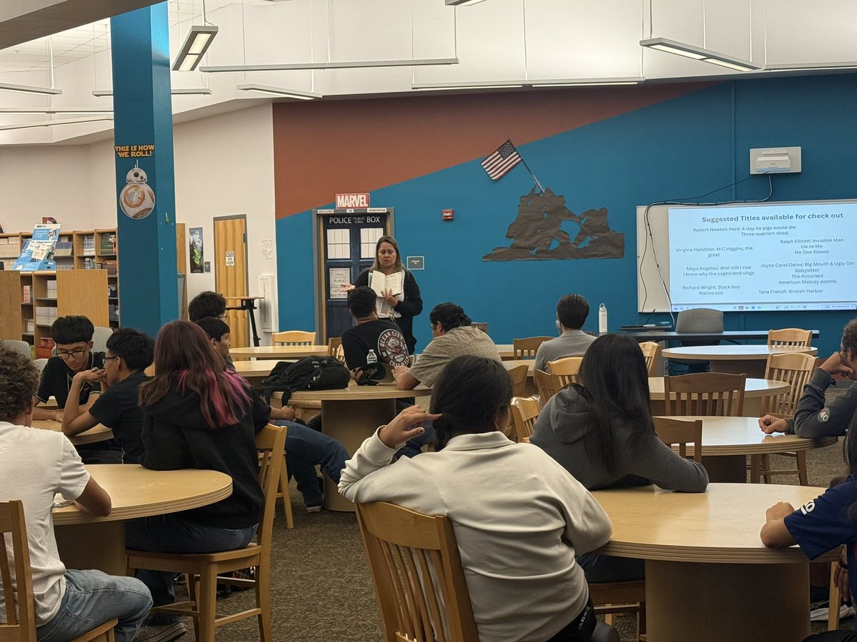 PHHSLibrary's tweet image. Ms. Hargrove’s English III classes checking out books by American authors in preparation for an Author’s Purpose project! Spartans Read! @PHills_HS