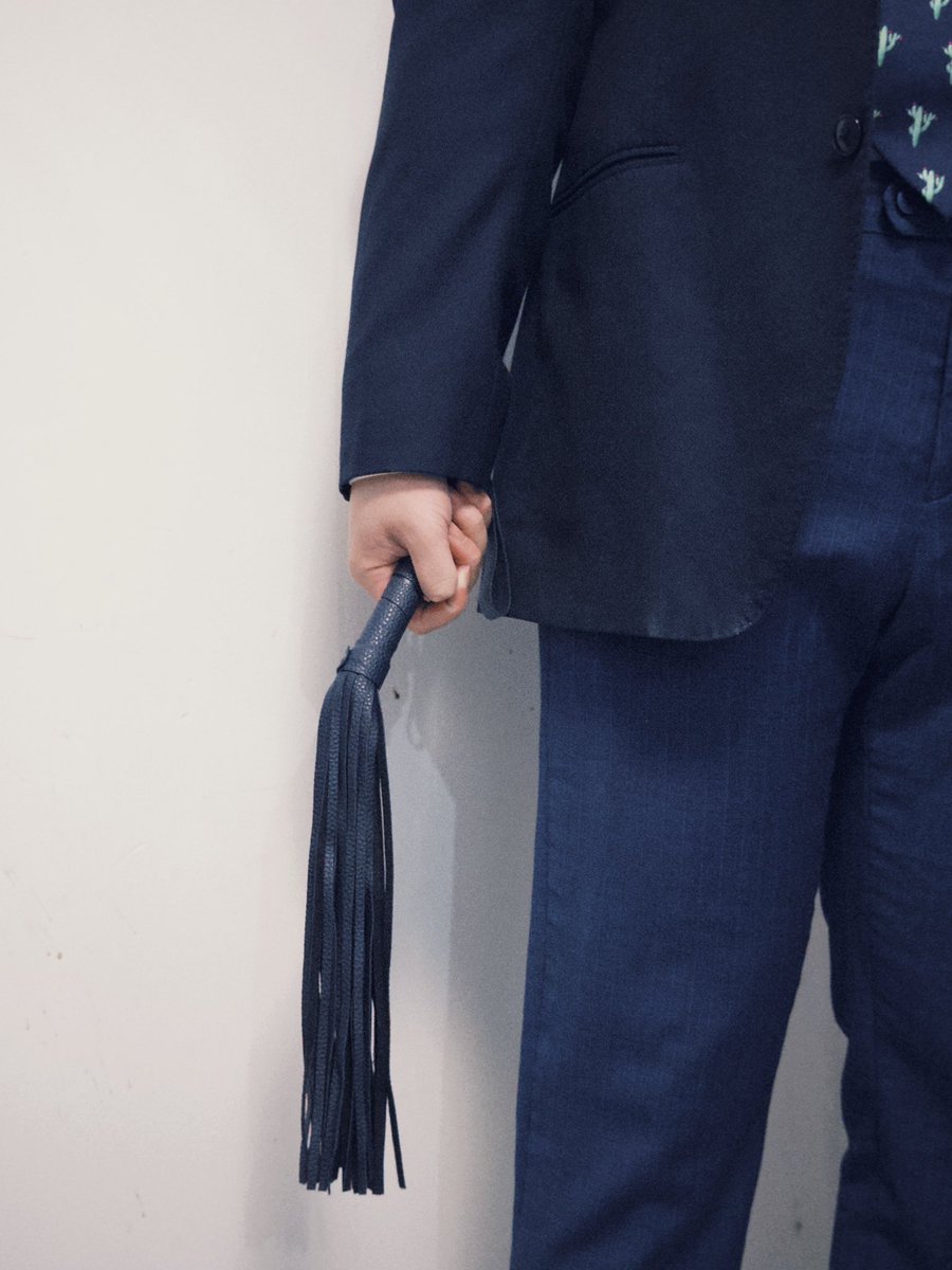 zhou9941's tweet photo. 蓝色（2）
#sheersocks #Suits #正装黑袜 #锦纶 #正装 #正装丝袜 #正装1 https://t.co/EfK3T3UAFA