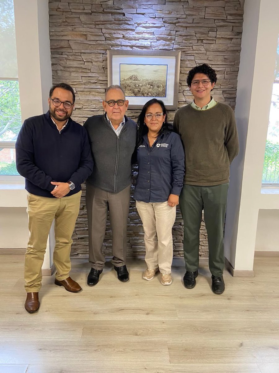 Cada decisión que se toma en pro de mejorar las escuelas, conlleva reuniones de <a href="/IFEQ15/">IFEQ</a> con <a href="/educacionqro/">educacionqueretaro</a> las obras educativas no detienen su curso, todo se hace bajo estricto trabajo interinstitucional.

Siempre #contigo para llevarte lo mejor de la infraestructura educativa.