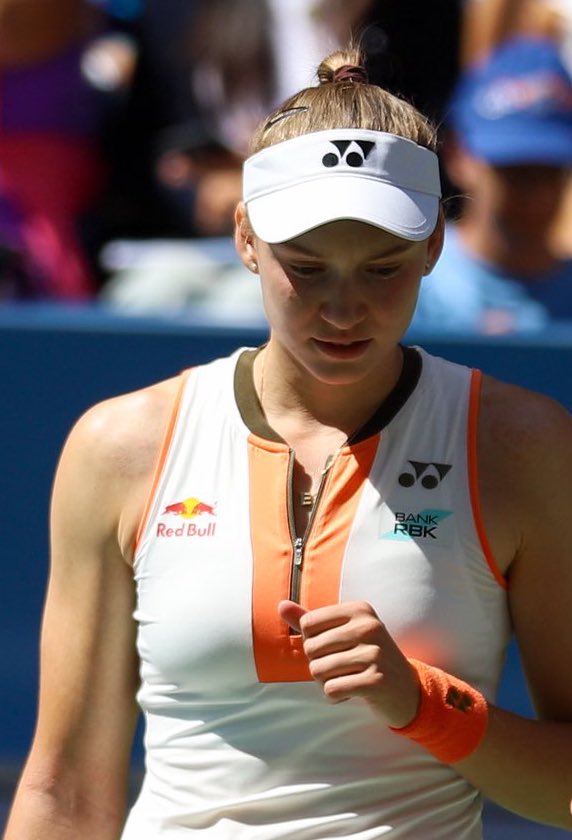 The Tennis Letter (@thetennisletter) on Twitter photo Rybakina d. Pareja 6-3 6-0
Smooth win for Elena
It’s the 1st time in years where it feels like she’s healthy enough & in form to be a threat for US Open
Coming off of back to back WTA 1000 SF & a win over world #1
✅42nd win of 2025
Looking to peak at the right time
🇰🇿🩵 Rybakina d. Pareja 6-3 6-0
Smooth win for Elena
It’s the 1st time in years where it feels like she’s healthy enough & in form to be a threat for US Open
Coming off of back to back WTA 1000 SF & a win over world #1
✅42nd win of 2025
Looking to peak at the right time
🇰🇿🩵