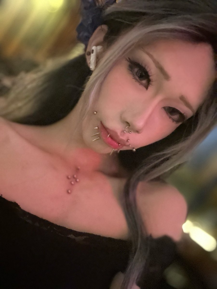 进字母群被踢了，没钱买低温蜡烛，用的热熔胶，被m举报给群主了