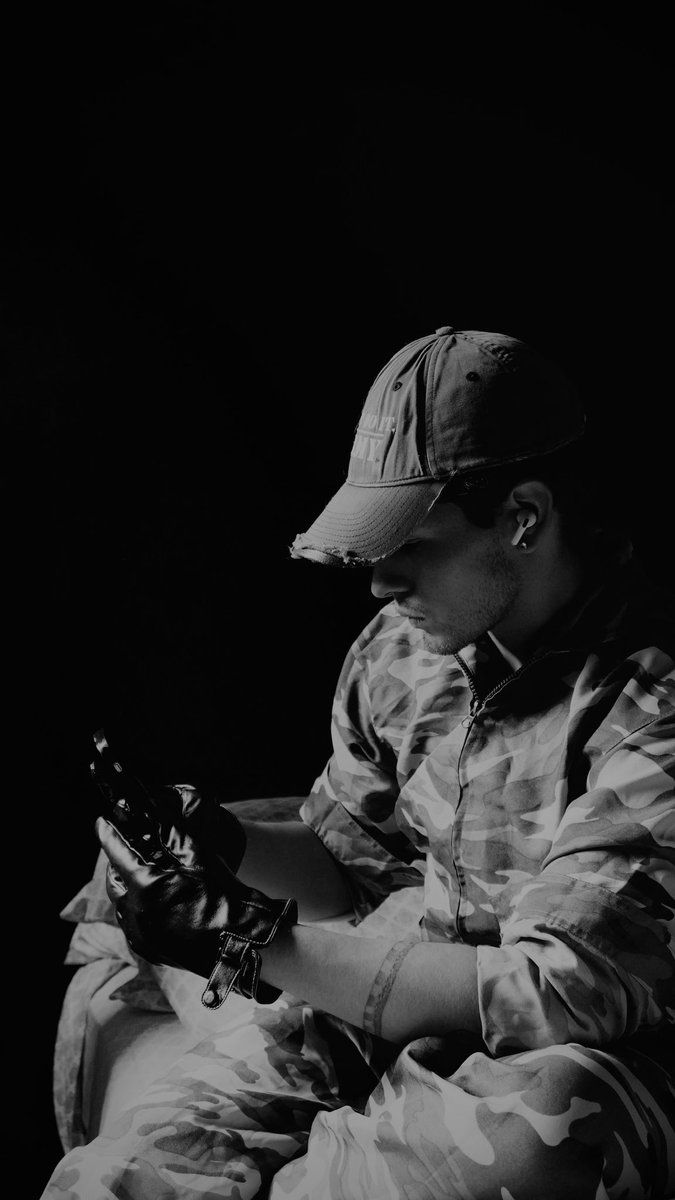 offlexes's tweet image. Black is the new ink.
-
#ink #sexy #model #hung #bro #male #boy #tattooing