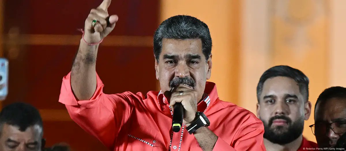 El presidente de Venezuela, Nicolás Maduro, anunció este domingo (24.08.2025) que ascendió a general de división en "reserva activa" al embajador de su país ante Colombia, Carlos Martínez.
notiespartano.com/maduro-asciend…