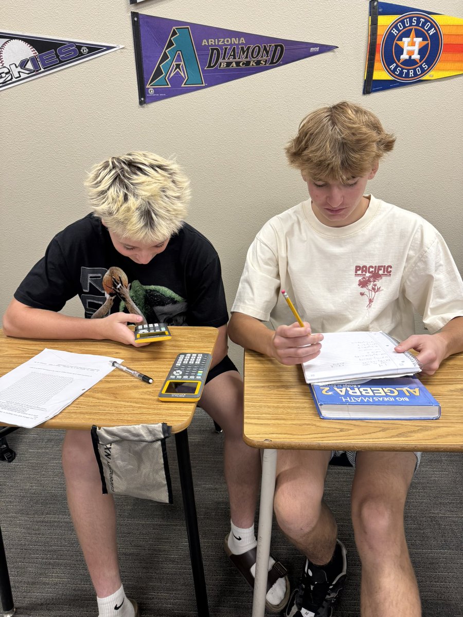 boulder_hs's tweet image. 📊 Algebra 2 students used matrices to solve systems of equations—powerful math strategies at work! #ProblemSolvers #bchs41