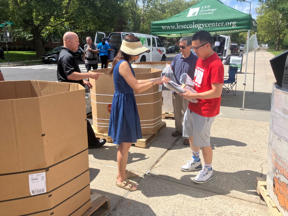 E-waste events are some of my favorite events to host, as we get blasts from the past with the items donated. Over the weekend, we completed another recycling event, giving both electronics &amp; textiles a new life! Thanks to Lower East Side Ecology for making this event possible.