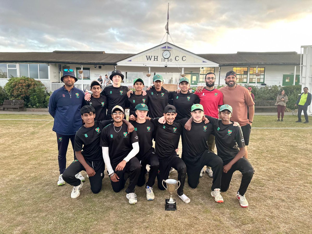 EalingCricket's tweet photo. A massive well done to our U19s for winning the Middlesex U19 T20 Trophy for the first time 🎉🎉

Amazing achievement by the squad and all the coaches 🙌

#Ealing #Cricket #Middlesex #MiddlesexCricket #T20 https://t.co/7KkIbmYCaj