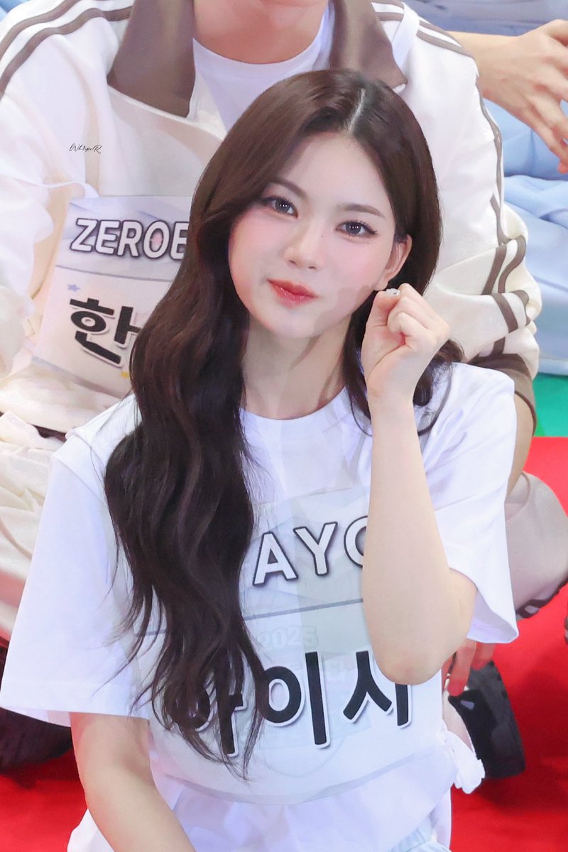 250825 아육대 

언제나 힘내!✊

#이사진최고
#아이사 #ISA 
#스테이씨 #STAYC