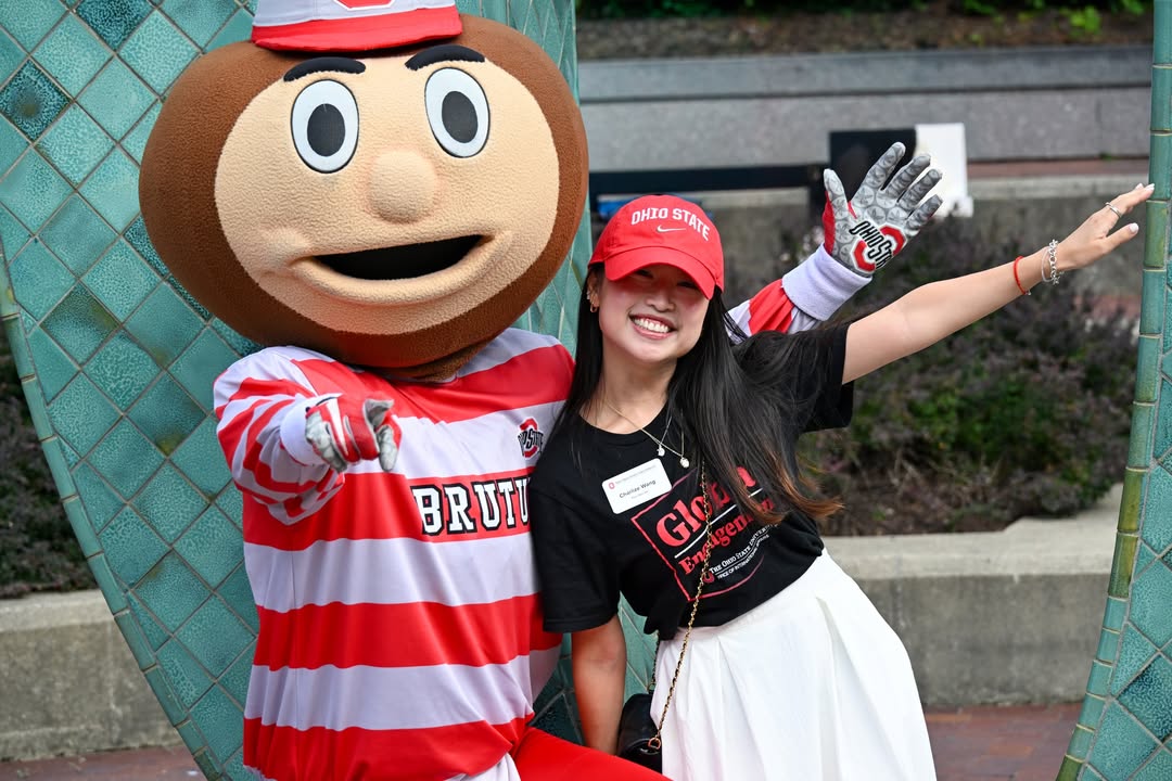 OSUGlobal's tweet photo. Brutus helped welcome new international students back to campus during the International Block Party we hosted with @cgsosu!
#new2osu #BrutusBuckeye #GoBuckeyes @Brutus_Buckeye https://t.co/1pf6tQZLeD