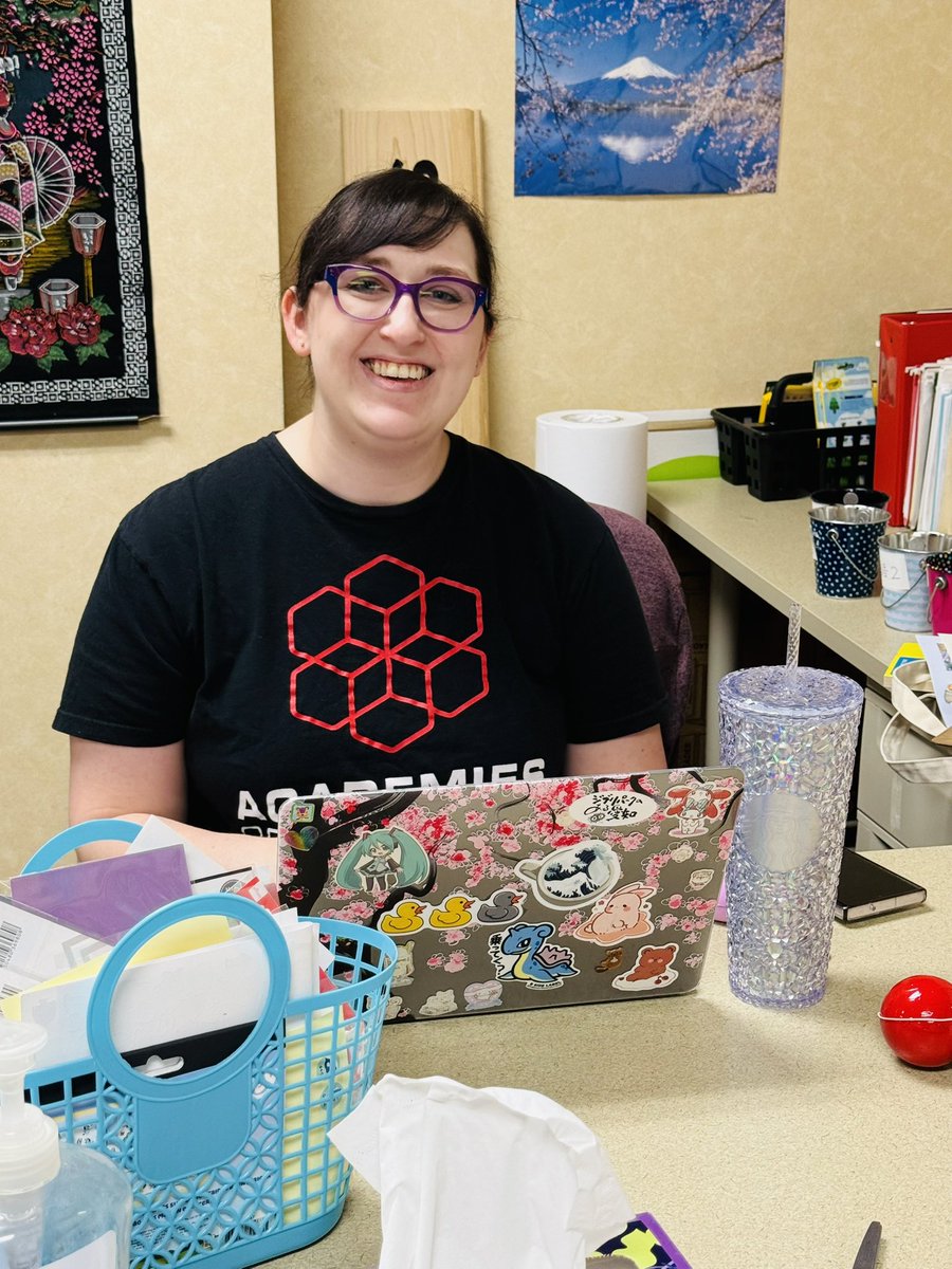ShakopeeSchools's tweet photo. #workshopweek #mondayvibes #letsdothis #backtoschool2025📚✏️ #shakopeeschools #saberpride https://t.co/dJs25U6dEl