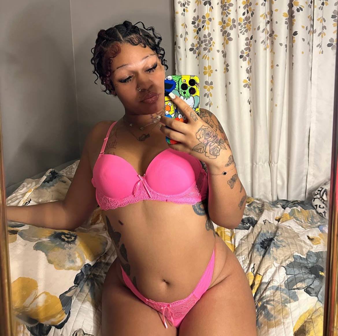 hewantmayaa's tweet photo. Come massage my thighs dada🙂‍↕️ https://t.co/NLz2mfceV6