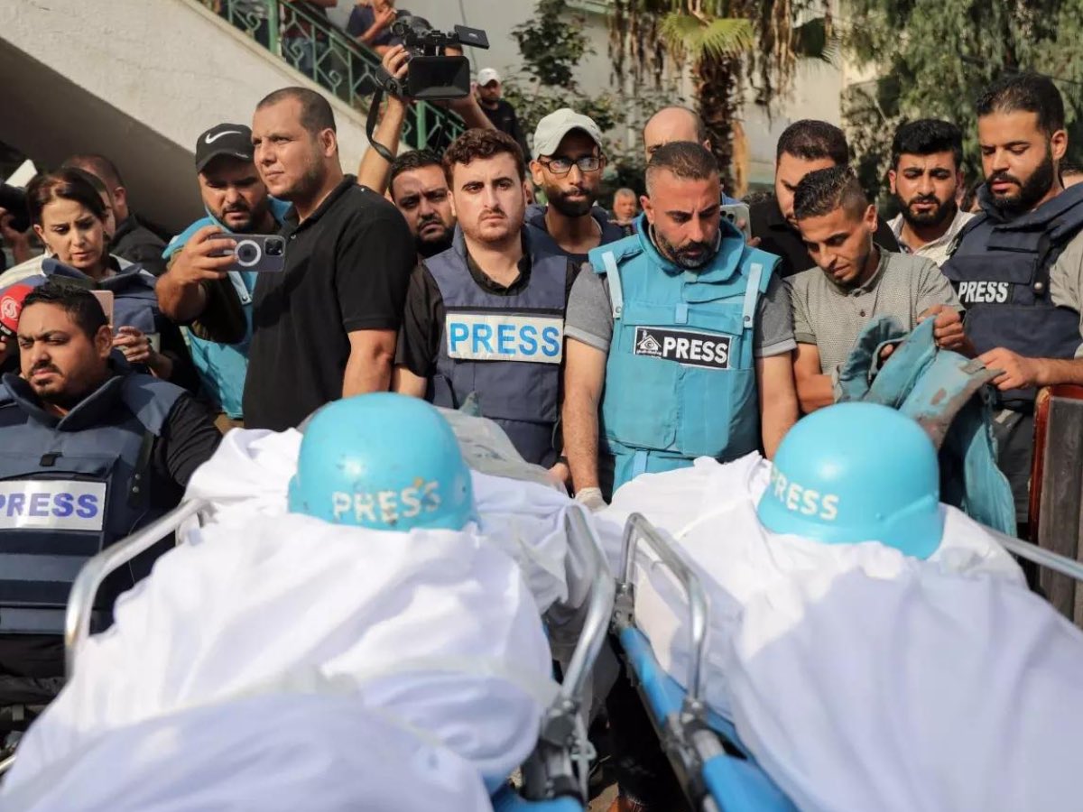 FocusMedia_Fr's tweet photo. 🇮🇱🇵🇸📰 FLASH INFO |  L'armée israélienne tue 11 journalistes palestiniens en 15 jours dans la bande de Gaza. 

• Anas al-Sharif
• Mohammed Qreiqeh
• Ibrahim Zaher
• Mohammed Noufal
• Moamen Aliwa
• Mohammed al-Khaldi
• Hussam al-Masri
• Mohammed Salama
• Mariam Abu Daqa
• Moaz Abu Taha
• Ahmed Abu Aziz