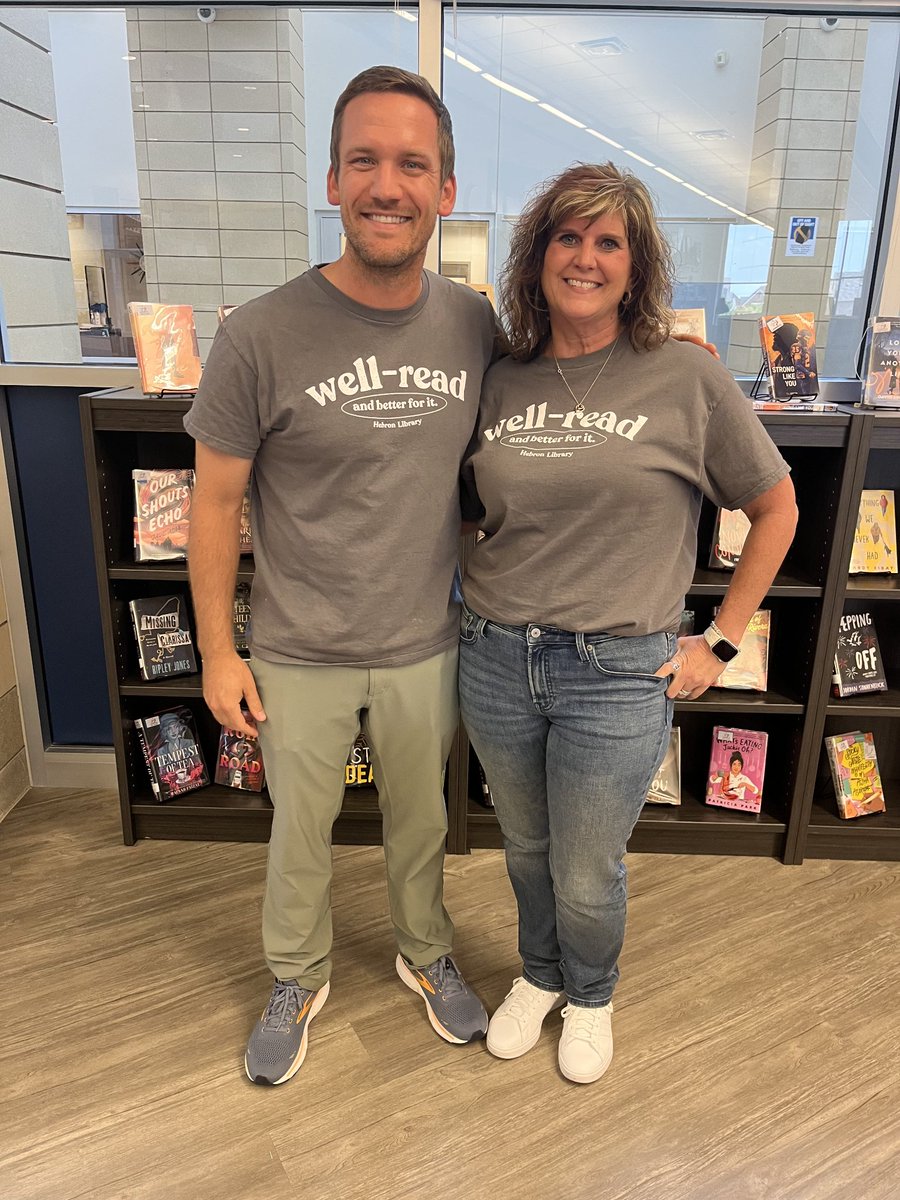 When you inadvertently twin with the world's greatest librarian in your library shirts <a href="/whiteleyreads/">Shannon Whiteley</a> <a href="/hebron9th/">Hebron 9th Campus</a>