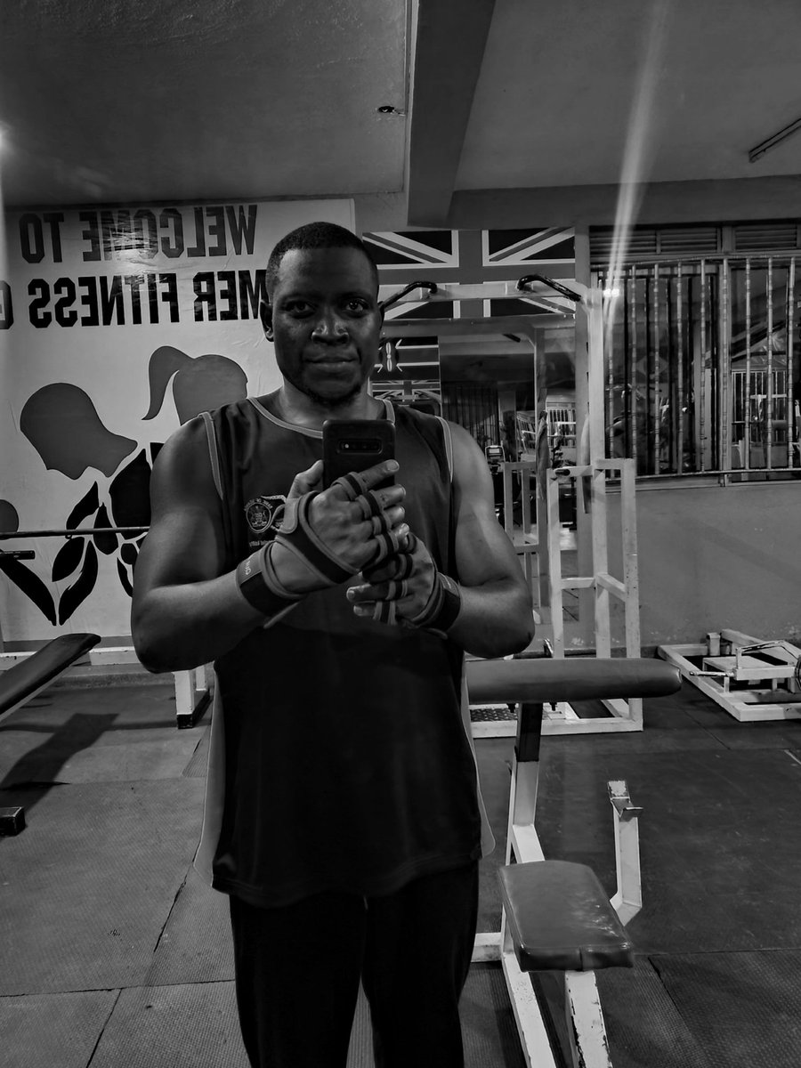 BrillRahman's tweet photo. So today I went in for Chest and shoulders
First day of the #FallArc as we wait for the Winter Arc ... https://t.co/WnDGODUg8Y