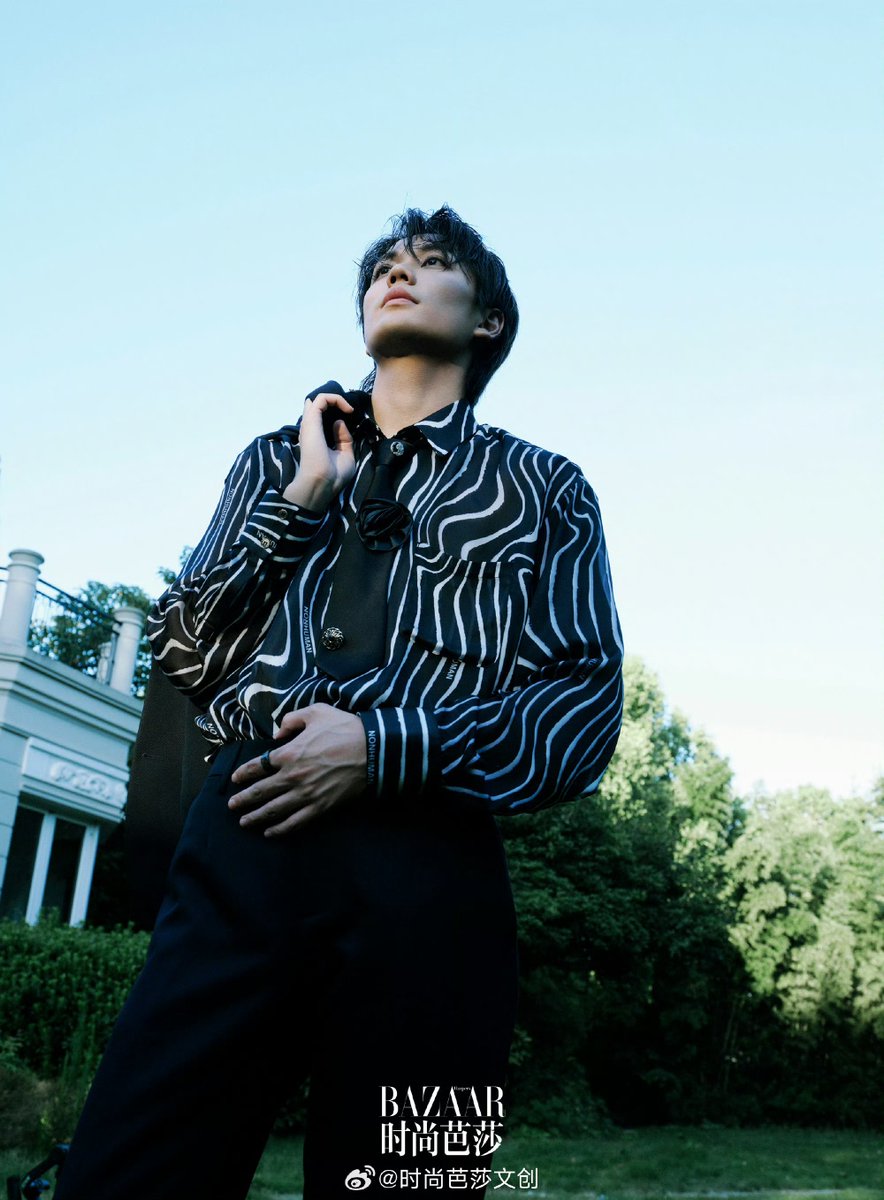 TheEvanismClub's tweet image. 20250826  — ʚ♡ɞ | © 时尚芭莎文创

Not one to be content with the status quo, he’s used to periodically withdrawing, stepping out of the moment, and sorting himself out before starting anew.

❆ #EvanLin #林彦俊 #린옌준 #หลินเยี่ยนจวิ้น #LinYanjun