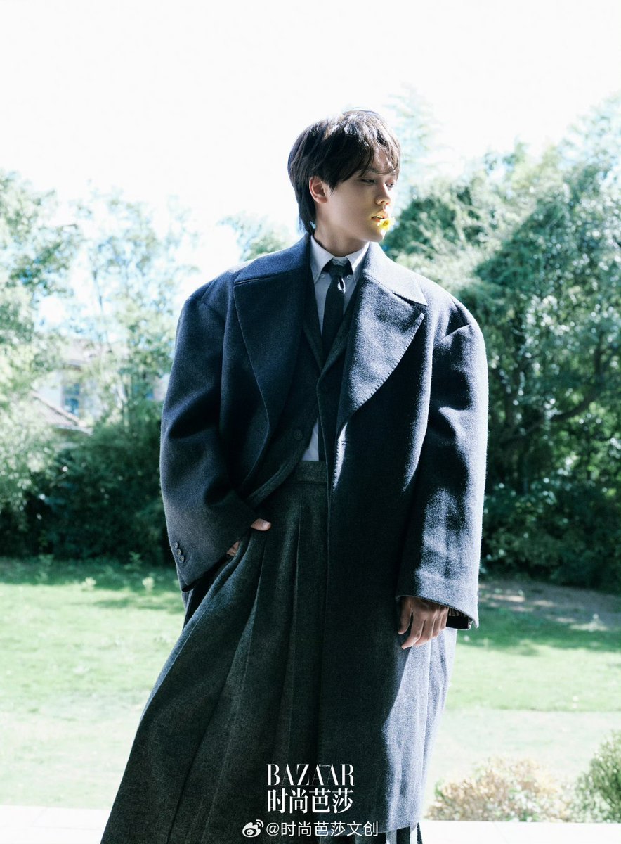 TheEvanismClub's tweet image. 20250826  — ʚ♡ɞ | © 时尚芭莎文创

Not one to be content with the status quo, he’s used to periodically withdrawing, stepping out of the moment, and sorting himself out before starting anew.

❆ #EvanLin #林彦俊 #린옌준 #หลินเยี่ยนจวิ้น #LinYanjun