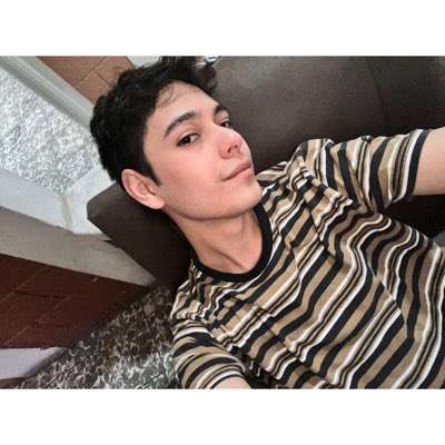 Bxxssa's tweet photo. #NuevaFotoDePerfil https://t.co/gz9kHNcgiQ