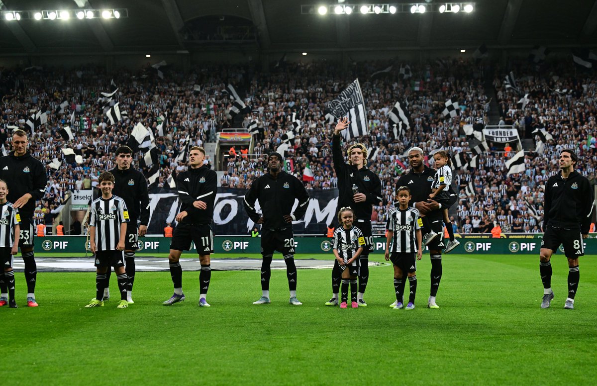 Memecastle_Utd's tweet image. Louder atmosphere than Anfields ever seen 👏👏👏

My football club ⬛⬜

#NUFC