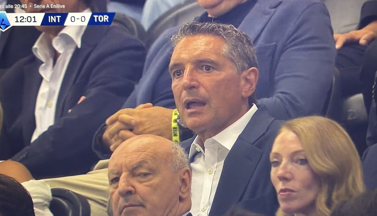 Io che guardo Sucic dipingere calcio:
