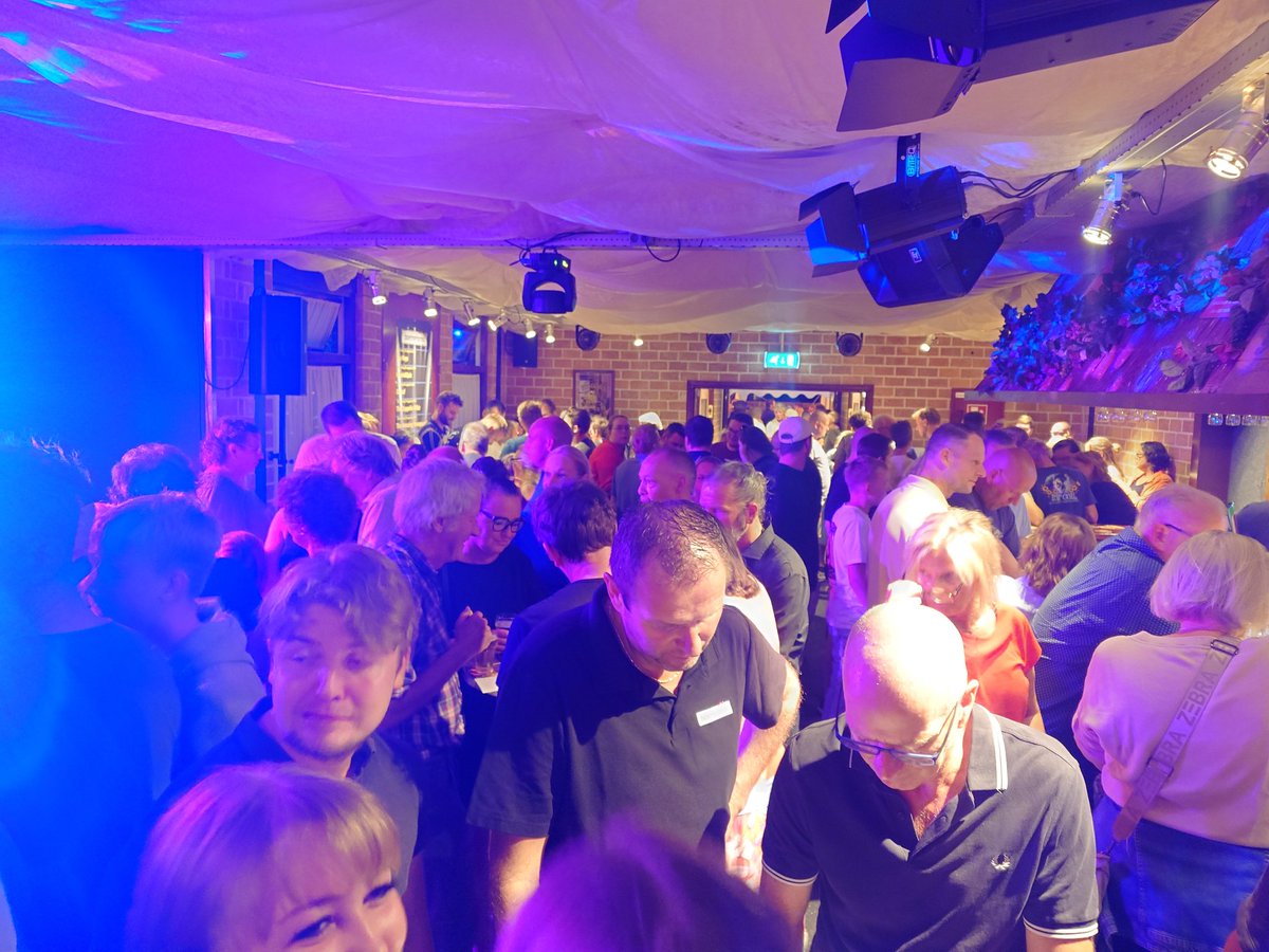 Maar liefs 27 teams bij de muziekquiz in de boemerang.