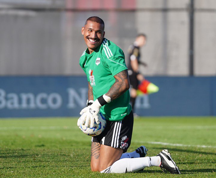 xlacamisetacba's tweet image. ¿Qué querés? ¿Qué traiga a Borja? Nos canchereaba #Fassi…
No Fassi, con Arce y Herrera de #Riestra, alcanzaba para mejorar la banda que armaste.
Ponen todo lo que tienen.