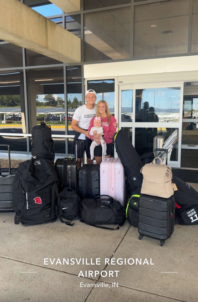 Sad day to see a piece of my heart leave the country ❤️😢
Love you all. Enjoy your time in 🇪🇸