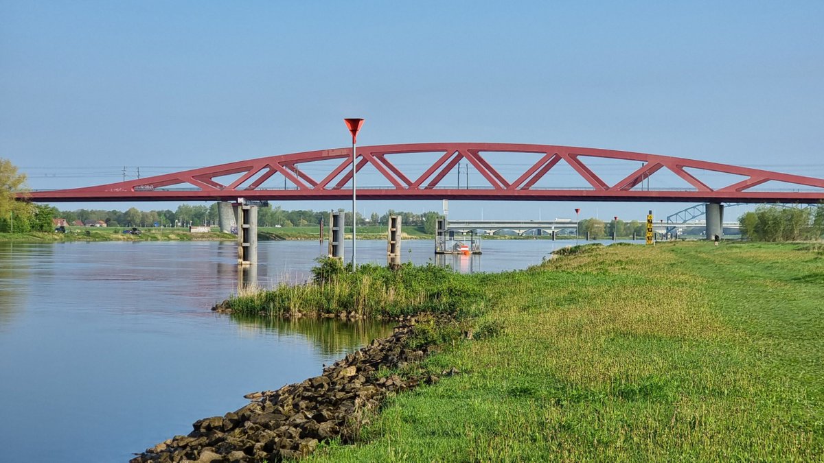 ️‼️Niet vanavond maar dagen langer!!!!
Koperdieven leggen treinverkeer naar Zwolle dagenlang lam → Lees er alles over op rtvfocuszwolle.nl/koperdieven-le…

#zwolle #ns #nieuws #koperdiefstal