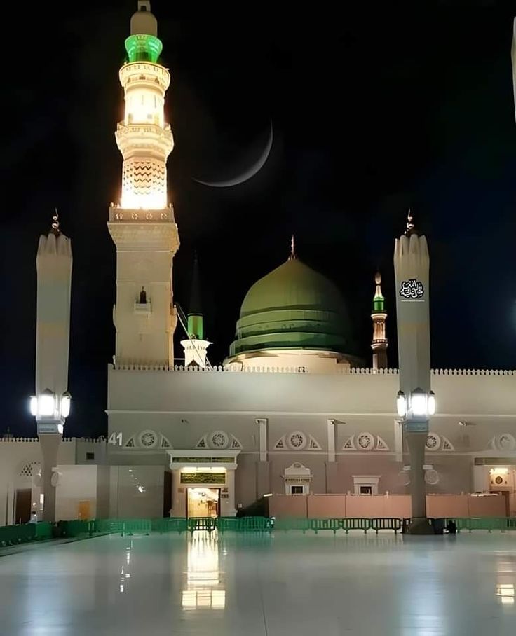 تمام عاشق رسولﷺ کو ماہ 🌙ربیع النور مبارک ھو

سوہنڑا آیا تے سج گئے نے گلیاں بازار🌙

ثانی نہ کوئی میرے سوہنڑے نبی لجپال دا
لب کے لیاواں کیتھوں سوہنڑا ایدے نال دا
چودویں دا چن تے عرشاں دا تارا ۔۔حق اے

سوہنڑا آیا تے سج گئے نے گلیاں بازار🌙
ﷺﷺﷺﷺ

#1500YearsOfKhatamUnNabiyyeen