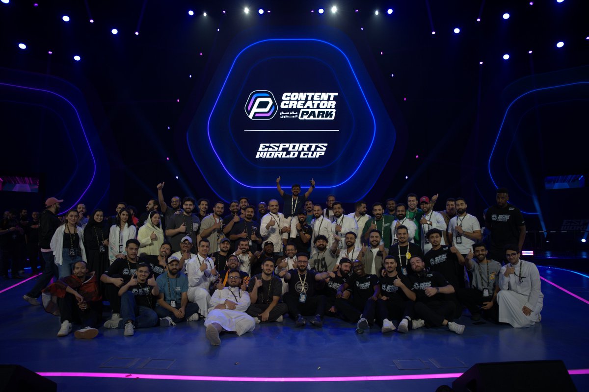 S3odLP's tweet image. الحمدلله انتهى كأس العالم للرياضات الإلكترونية، وكانت لي فرصة بأن أكون جزءًا من فريق رائع كأحد المشرفين على دوري صناع المحتوى. تجربة استثنائية تعلّمت منها الكثير، وتعرفت من خلالها على اشخاص اصبحوا بمثابة اخوان 💙 
#EWC2025