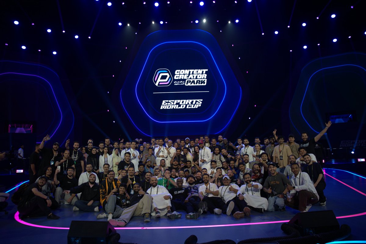 S3odLP's tweet image. الحمدلله انتهى كأس العالم للرياضات الإلكترونية، وكانت لي فرصة بأن أكون جزءًا من فريق رائع كأحد المشرفين على دوري صناع المحتوى. تجربة استثنائية تعلّمت منها الكثير، وتعرفت من خلالها على اشخاص اصبحوا بمثابة اخوان 💙 
#EWC2025